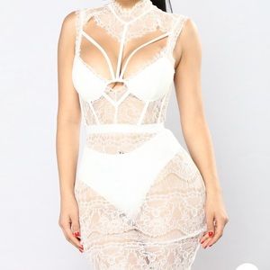 Lace dress Fashion nova